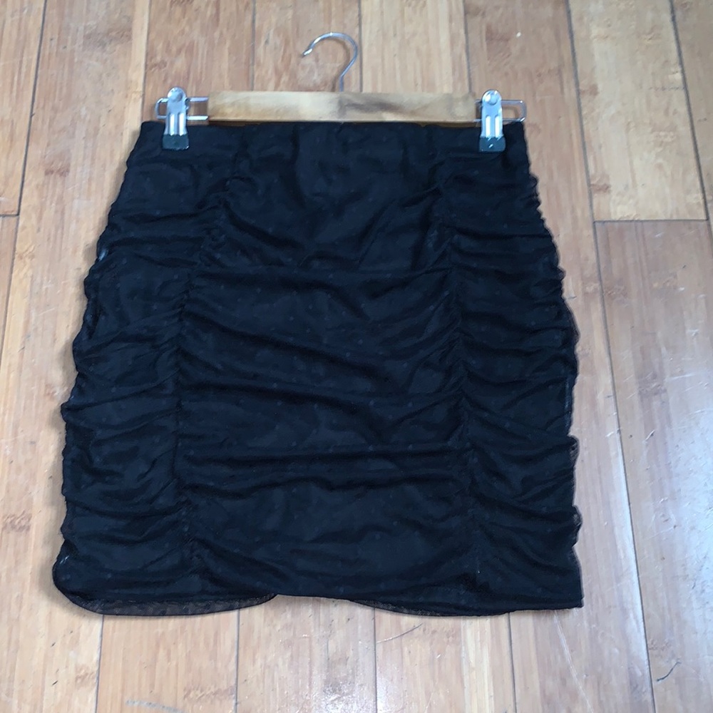 BLACK SKIRT